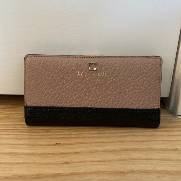 Kate Spade wallet - Blush/Nude and Black - Great condition - Picture 3 of 4